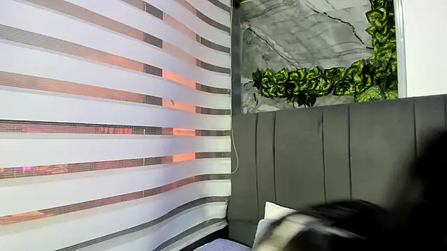 Fernanda liie  online show from 12/18/25, 12:33