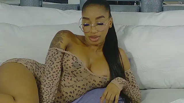 Angelesmith1 online show from 12/21/25, 02:08