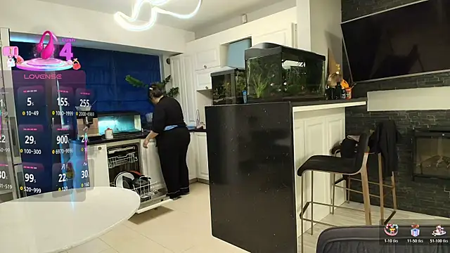 Layla- online show from 11/26/25, 10:16