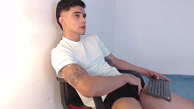 adam levis17 online show from 11/13/25, 06:01