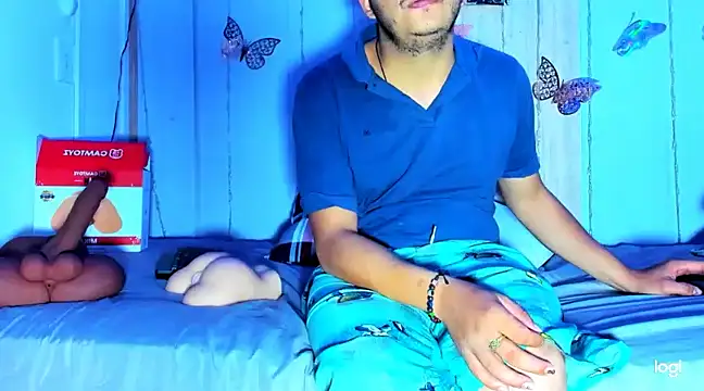 Snapshot of Emilianoveryhot chatting on 03/23/25, 05:00 Emilianoveryhot online show from 03/23/25, 05:00