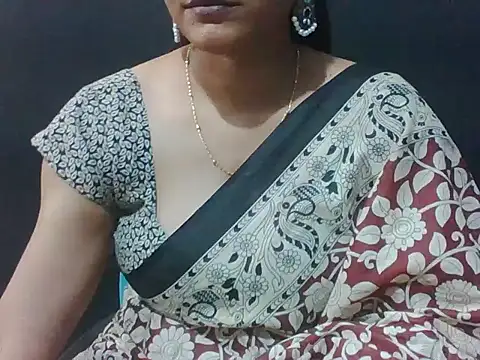 Snapshot of sugandha_bhabhi chatting on 06/08/26, 04:29 sugandha bhabhi online show from 06/08/26, 04:29