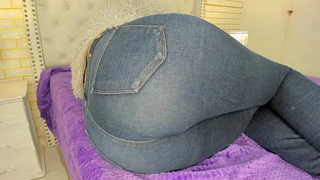 Emilly wilson  online show from 11/07/25, 11:43