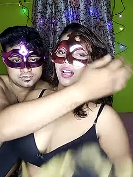 Snapshot of Exotic_couple_38 chatting on 10/26/25, 06:58 Exotic couple 38 online show from 10/26/25, 06:58