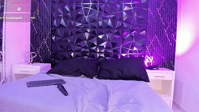 HileySweet online show from 03/13/25, 06:45