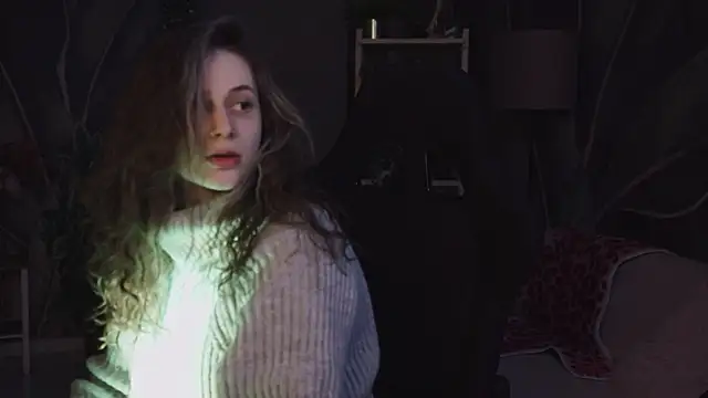 Snapshot of OliviaMcClean chatting on 02/13/26, 02:07 OliviaMcClean online show from 02/13/26, 02:07