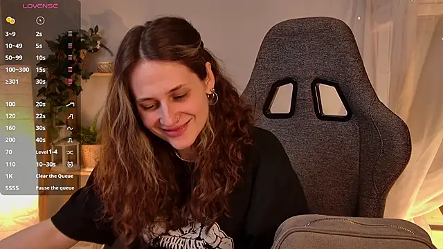 Snapshot of OliviaMcClean chatting on 02/15/26, 05:09 OliviaMcClean online show from 02/15/26, 05:09