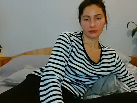 Irina9793 online show from 02/18/26, 10:00