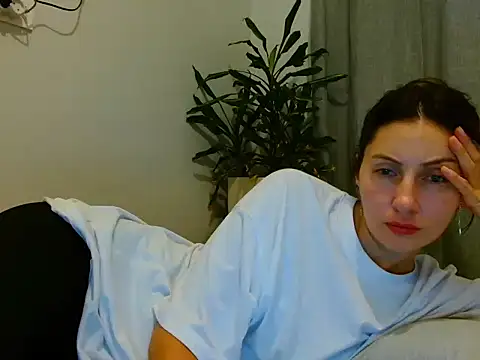 Snapshot of Irina9793 chatting on 06/16/26, 06:21 Irina9793 online show from 06/16/26, 06:21
