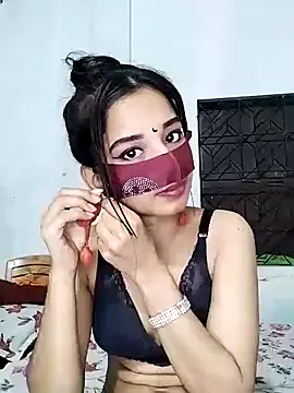 Snapshot of Orna-1 chatting on 10/13/25, 07:47 Orna-1 online show from 10/13/25, 07:47