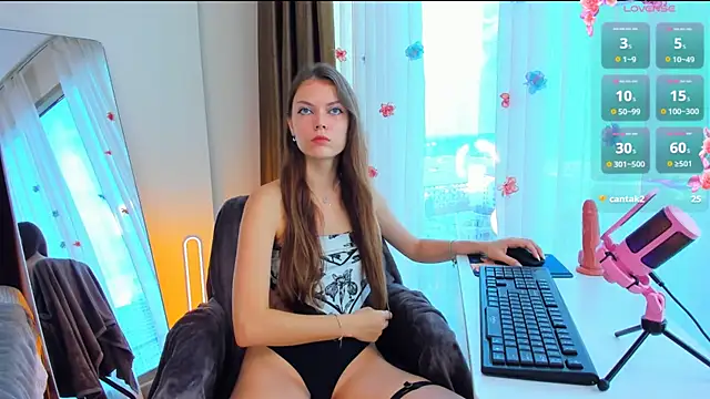 Alice neon online show from 09/12/25, 12:44