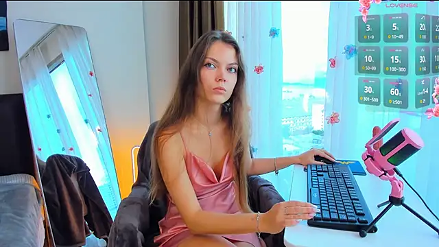 Alice neon online show from 09/13/25, 12:54