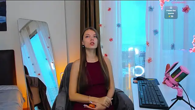 Alice neon online show from 10/01/25, 01:00