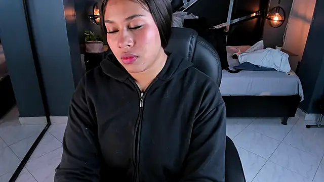 Melissa 23  online show from 11/24/25, 11:43