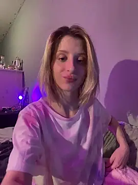 Snapshot of amorearte_m chatting on 03/04/25, 04:30 amorearte m online show from 03/04/25, 04:30