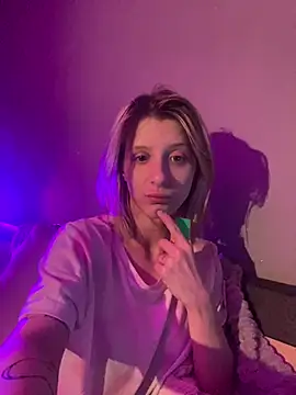 Snapshot of amorearte_m chatting on 03/04/25, 07:43 amorearte m online show from 03/04/25, 07:43