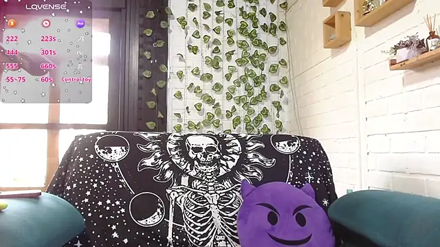 LiraSonnett online show from 09/16/25, 09:27