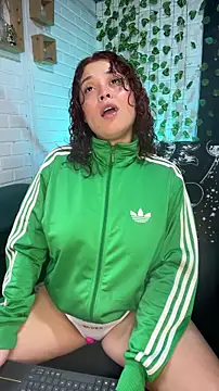 LiraSonnett online show from 12/14/25, 09:08