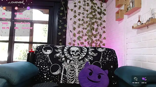 LiraSonnett online show from 02/04/26, 09:09