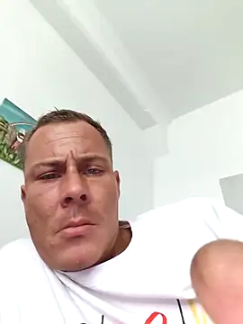 Snapshot of NateDD@xh chatting on 09/24/25, 02:20 NateDDxh online show from 09/24/25, 02:20