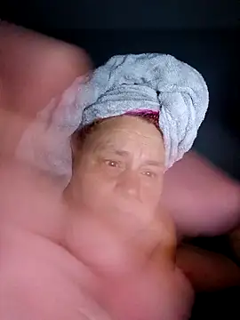 Snapshot of SpnzTnT chatting on 09/16/25, 03:51 SpnzTnT online show from 09/16/25, 03:51