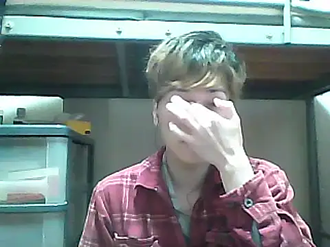 Snapshot of mgnhiroyuki chatting on 03/03/25, 04:24 mgnhiroyuki online show from 03/03/25, 04:24