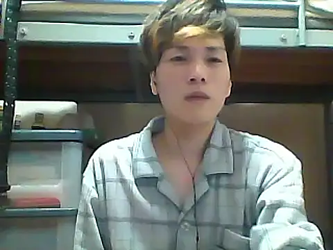Snapshot of mgnhiroyuki chatting on 03/22/25, 11:42 mgnhiroyuki online show from 03/22/25, 11:42