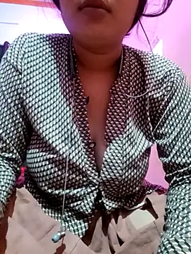 Snapshot of Beautiful_Puja chatting on 03/07/25, 11:27 Beautiful Puja online show from 03/07/25, 11:27