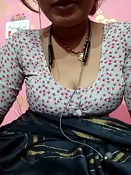 Snapshot of Beautiful_Puja chatting on 03/08/25, 12:41 Beautiful Puja online show from 03/08/25, 12:41