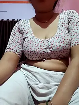 Snapshot of Beautiful_Puja chatting on 03/08/25, 04:28 Beautiful Puja online show from 03/08/25, 04:28