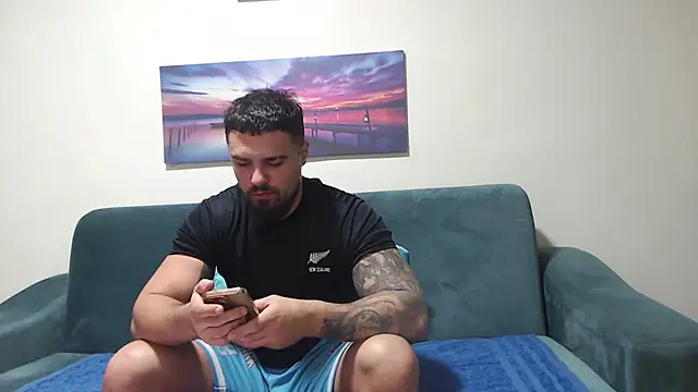 Tiberius hunk online show from 10/22/25, 08:47