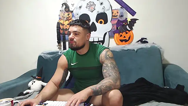 Tiberius hunk online show from 11/02/25, 06:16