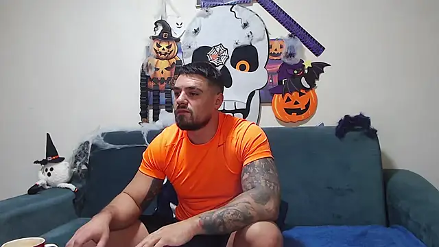 Tiberius hunk online show from 11/11/25, 04:23