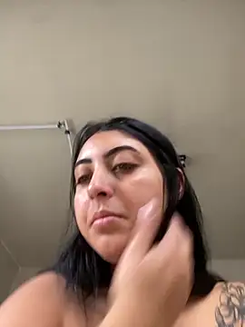 Snapshot of mayteziinhaa chatting on 09/29/25, 05:29 mayteziinhaa online show from 09/29/25, 05:29