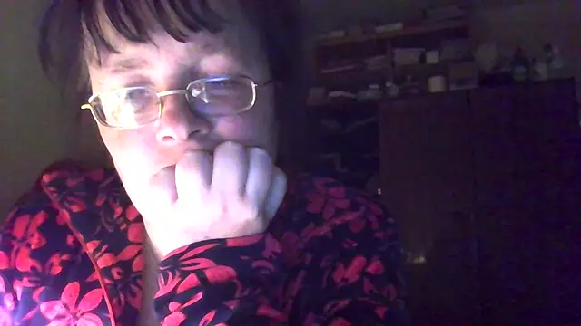 Queen-Elizabeth-25 online show from 03/06/25, 07:32