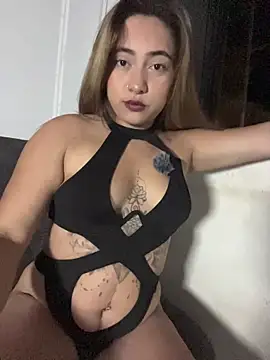 Snapshot of lunaxxx_69 chatting on 11/25/25, 11:16 lunaxxx 69 online show from 11/25/25, 11:16