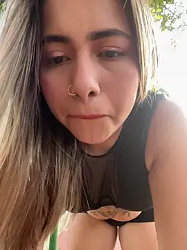 Snapshot of lunaxxx_69 chatting on 12/15/25, 10:36 lunaxxx 69 online show from 12/15/25, 10:36