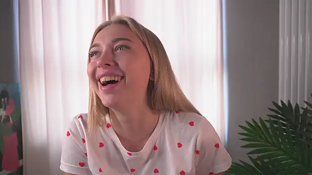 Snapshot of christie_luv chatting on 10/03/25, 07:05 christie luv online show from 10/03/25, 07:05