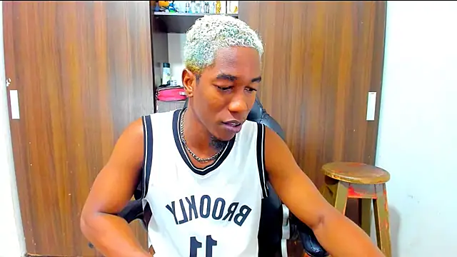 Dreamastercum  online show from 11/22/25, 08:19