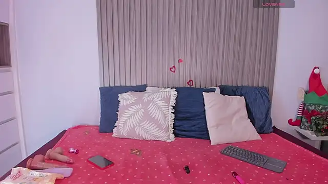 Zoe-S online show from 11/13/25, 10:08