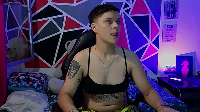 Snapshot of demimoore222 chatting on 01/06/26, 12:25 demimoore222 online show from 01/06/26, 12:25