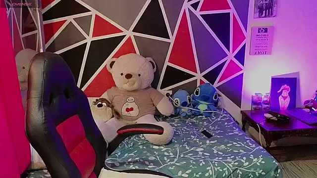 Snapshot of demimoore222 chatting on 01/09/26, 03:59 demimoore222 online show from 01/09/26, 03:59