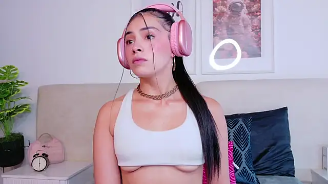 SaritaBratz online show from 09/15/25, 08:42