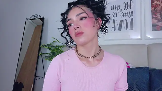 Snapshot of SaritaBratz chatting on 01/17/26, 09:51 SaritaBratz online show from 01/17/26, 09:51