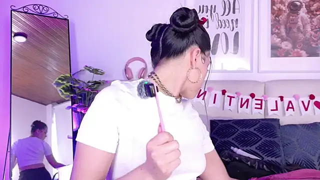 Snapshot of SaritaBratz chatting on 02/12/26, 09:10 SaritaBratz online show from 02/12/26, 09:10