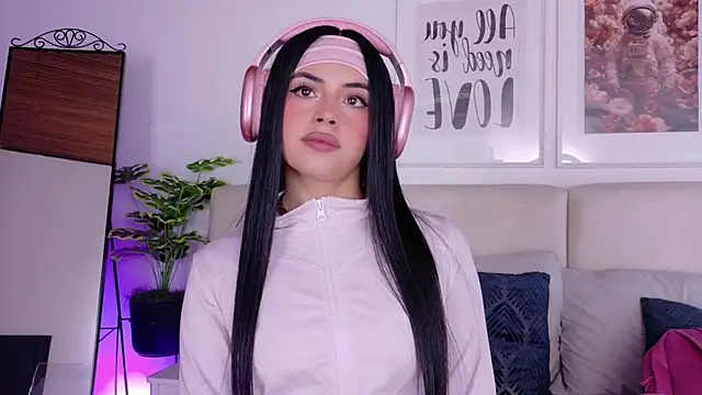 Snapshot of SaritaBratz chatting on 02/28/26, 09:05 SaritaBratz online show from 02/28/26, 09:05