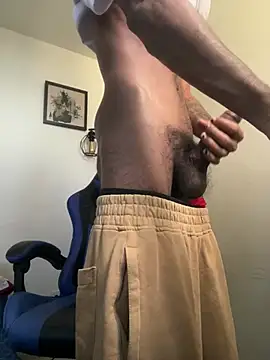 Snapshot of Miguel_bigcock chatting on 07/17/26, 11:09 Miguel bigcock online show from 07/17/26, 11:09
