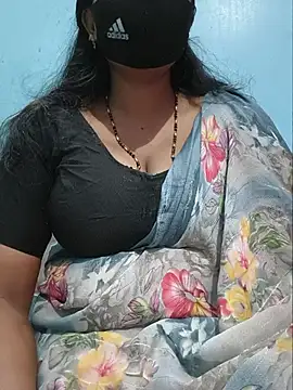Snapshot of Sexyradha_ chatting on 06/27/26, 03:50 Sexyradha online show from 06/27/26, 03:50