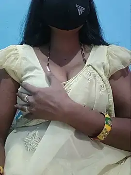 Snapshot of Sexyradha_ chatting on 07/06/26, 05:15 Sexyradha online show from 07/06/26, 05:15