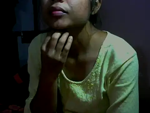 Snapshot of mayra89 chatting on 11/28/25, 02:53 mayra89 online show from 11/28/25, 02:53